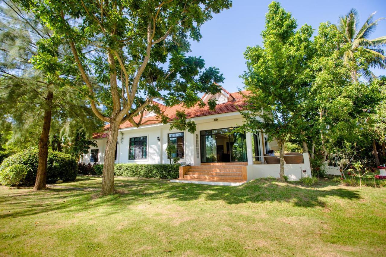 Villa Miracle Rawai Exterior foto